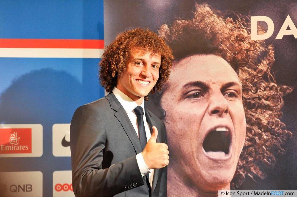 L'essentiel de l'actualité de l'après-midi avec en tête la présentation officielle de David Luiz