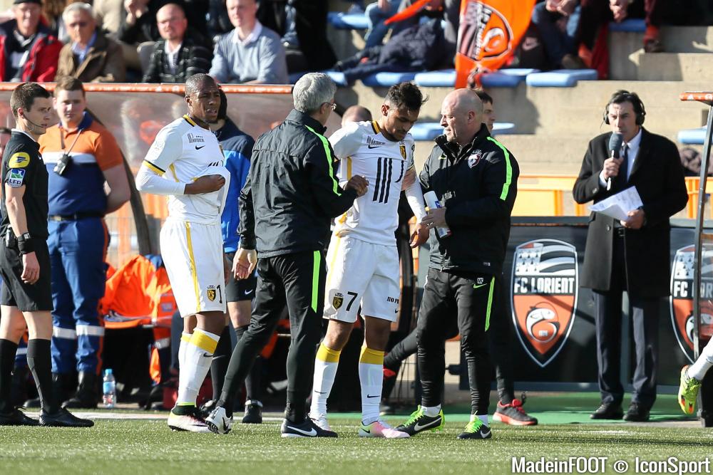 Sofiane Boufal (LOSC) s'est blessé au genou à Lorient.