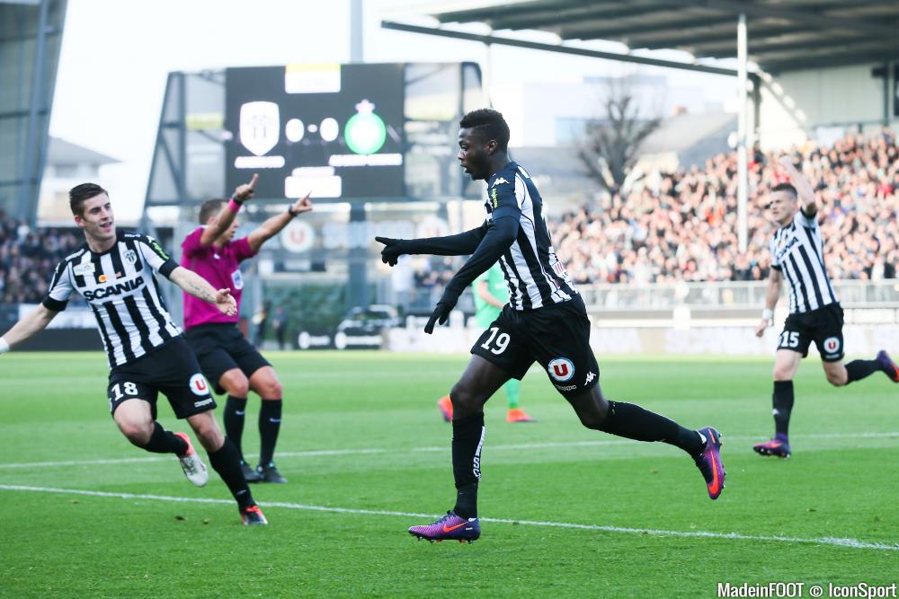 Nicolas Pépé sur le départ ?