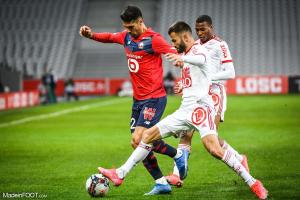 Çelik au duel pour le ballon
