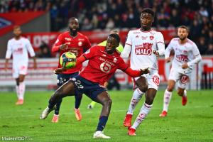 Timothy Weah contre le Stade Brestois.