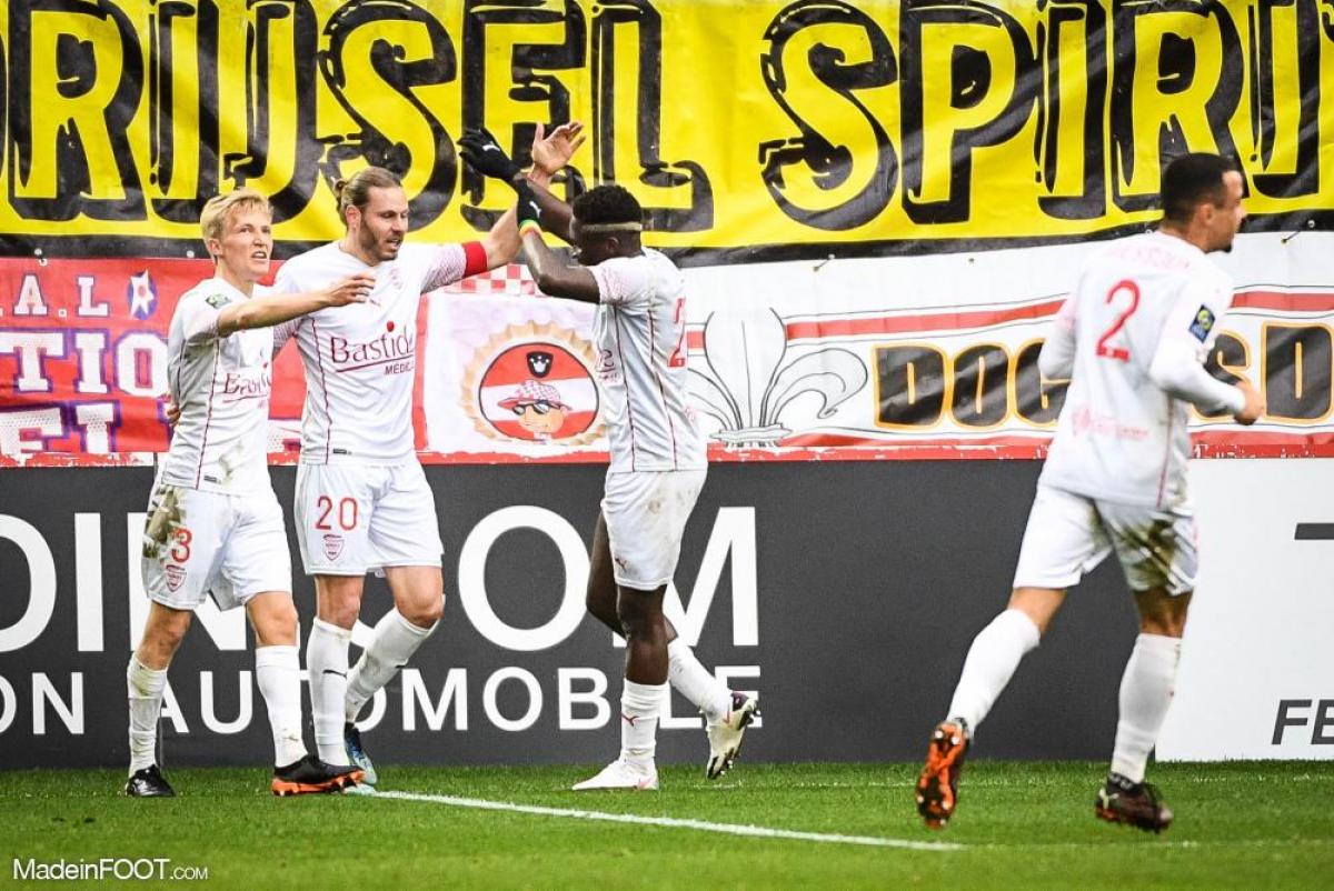 Le Lille OSC s'est incliné face au Nîmes Olympique (1-2), ce dimanche après-midi en Ligue 1.
