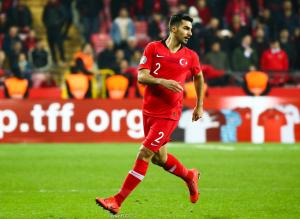 Zeki Çelik sous le maillot de la Turquie